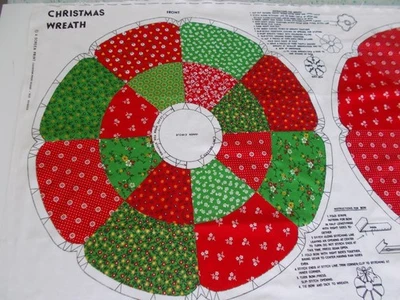 Christmas Wreath Panel Cranston Print Works V.I.P. Fabrics Vintage Cotton Vivid! - Image 1 of 4