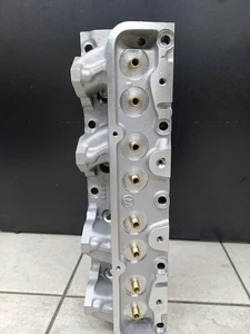 Ford FE Cylinder Head Edelbrock 60069 BARE - Foto 1 di 5