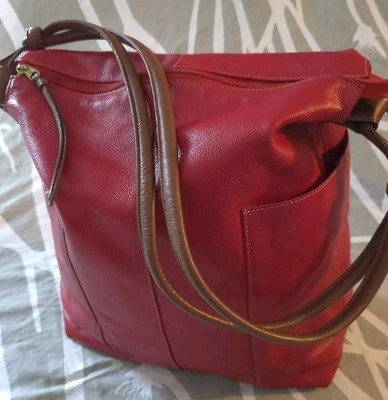 IlI New York Toronto Cuero Genuino Rojo De Colección Cartera con doble correa para el hombro usada en excelente estado ver Foto 1 de 4