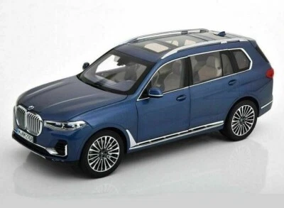 NEW KYOSHO BMW X7 - DIECAST MODEL, BLUE 1:18 SCALE DEALER EDITION - Image 1 of 4