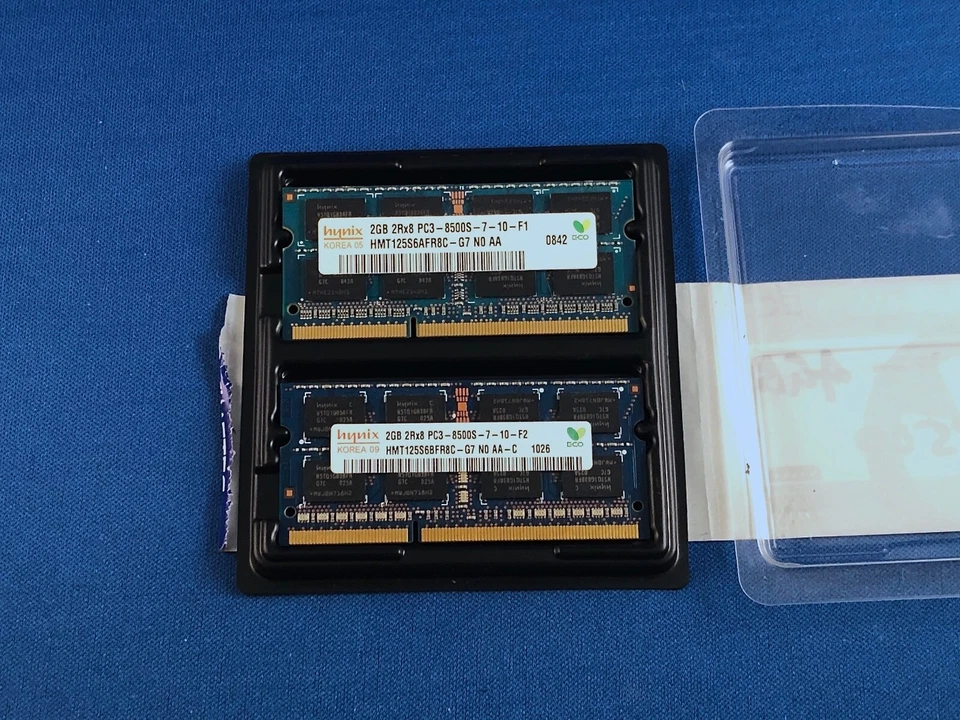 4GB total: qty 2 x 2GB PC3-8500S-7-10 2Rx8 1066MHz 204pin SODIMM Hynix - Image 1 of 1