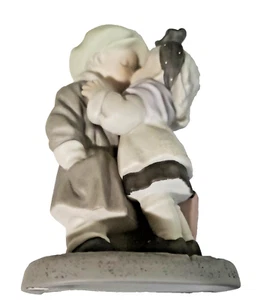 Enesco Figurine , "We've Only Just Begun "961426 Bahner Studios 1997 - Picture 1 of 3
