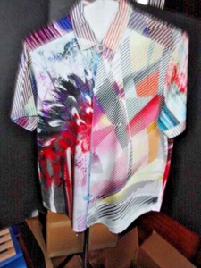 Robert Graham Colorful Short Sleeve Shirt SIze Medium - Picture 1 of 9