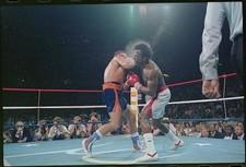 Gerrie Coetzee And Michael Dokes Fighting 1983 Old Boxing Photo