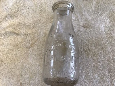 PALMER DAIRY VINTAGE PINT MILK BOTTLE, AMSTERDAM, NEW YORK - Image 1 of 4