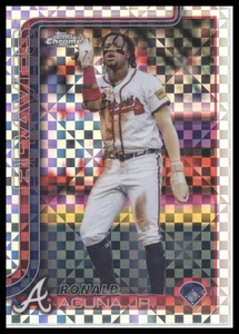 2025 Topps Chrome #257 Ronald Acuña Jr. Rifrattori geometrici - Foto 1 di 2