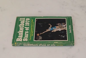 VINTAGE BASKETBALL STARS OF 1970 LOUIS SABIN PAPERBACK BOOK LEW ALCINDOR COVER - Bild 1 von 3