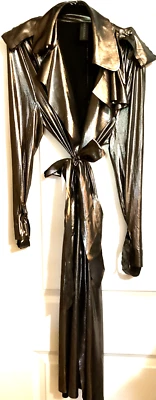 Gabardina metálica Norma Kamali Foto 1 de 2