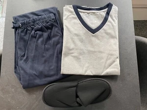Qatar Airways Partner of Formula 1 Business Class Pyjama + Slippers Gr. S - Bild 1 von 5
