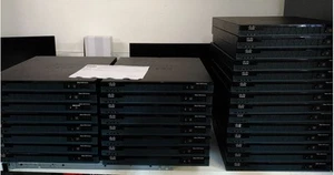 Cisco 2901/k9 nicht neu lackiert (Batch mit 30 Stück ) mit Rackmount Kit - inkl. MwSt. - Bild 1 von 2