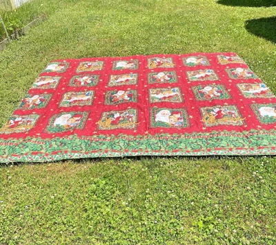 Colcha reversible vintage de Navidad de Papá Noel con bordes de acebo 96x88 Foto 1 de 4