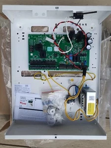 Pyronix EURO-ZEM8+PSU 8 Input Wired Expander with PSU - Bild 1 von 9