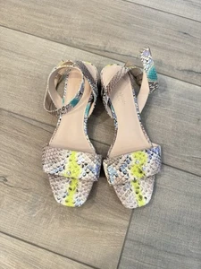 Kate Spade Gray & Green snakeprint Ankle Strap Heels Size 7 - Picture 1 of 6