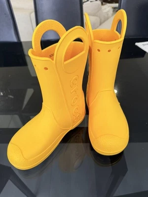 Botas de lluvia Crocs Handle It para mujer, amarillas, talla 6 Foto 1 de 4