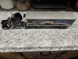 1/32 Franklin Mint Peterbilt Truck & Refrigerated Trailer Die-Cast Model 379 - Picture 1 of 16