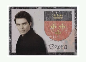 2014 Leaf Vampire Academy: Blood Sisters - Crests Figuren #CC-5 Ozera - Bild 1 von 3