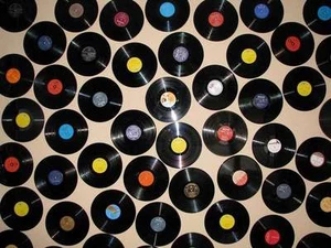 15 VINILI 33 GIRI SENZA COPERTINA - DIAMETRO CM 30 - PER USO ARTISTICO - Foto 1 di 1