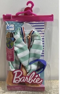 Barbie Ken Looks Completos - Cárdigan a Rayas Suéter y Pantalones Cortos  - Imagen 1 de 3