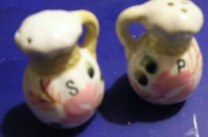 VINTAGE 2 INCH SALT AND PEPPER SHAKERS - Picture 1 of 4