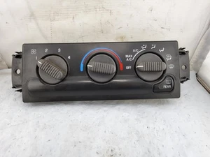 1999-2004 JIMMY S-10 Climate Control HVAC Heat A/C / Side Mirror Heat Switch OEM - Picture 1 of 8