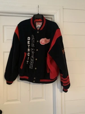 Chaqueta Universitaria Grande NHL Hockey De Colección Nuez moscada de Campri Detroit Red Wings Adulto Foto 1 de 4