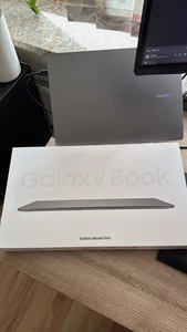 Samsung Galaxy Book5 Pro 512GB Grau 16" Touchdisplay Windows Notebook 32GB RAM - Bild 1 von 3