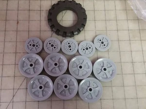 KNEX Lot - 12 Wheels - Foto 1 di 1
