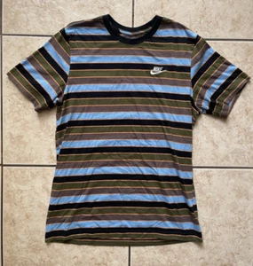Camiseta deportiva deportiva Sk8 Nike de manga corta técnica de skate a rayas medianas para hombre - Imagen 1 de 17