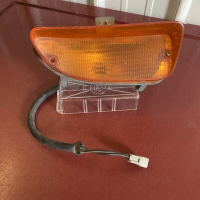 MONTAJE DE LUZ DE ESTACIONAMIENTO PARA 1972 PLYMOUTH FURY III GRAN SEDÁN DIESTRO Foto 1 de 4