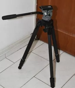 Miller DS-10 DV Fluid Head with Solo Aluminum Tripod System - Picture 1 of 17