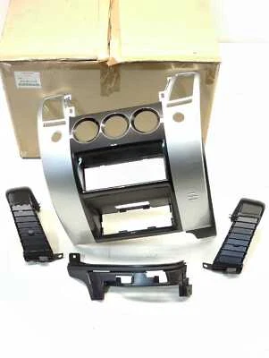Nuevo fabricante de equipos originales Mitsubishi radio tablero moldura ventilaciones de aire 2008-2015 Pajero Sport 8002B310HA Foto 1 de 4