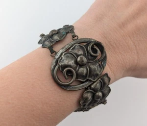 ANTIQUE VIOLET BRACELET pansy panel link pewter color flower 7.5" Art Nouveau B6 - Picture 1 of 5