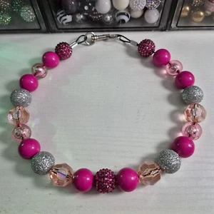 Handgefertigtes rosa Perlen Hund Welpe Halsband Halskette Schmuck robust Acryl 21,5" - Bild 1 von 3