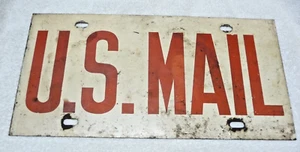 Placa de matrícula/etiqueta de vehículo de colección obsoleta US MAIL portador postal letras rojas - Imagen 1 de 8