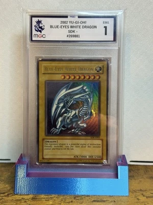 Blue Eyes White Dragon SDK-E001 MGC Grade 1 - Image 1 of 3