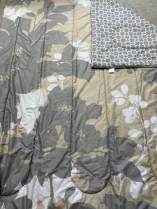Living Quarters Full Sized Reversible Comforter - Picture 1 of 4
