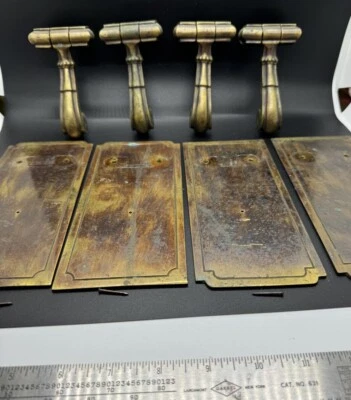 Juego de 4 tiradores de cajón estilo aldaba pesada vintage con placas traseras ¿metal latón? Foto 1 de 4