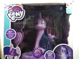 My Little Pony Light Up Twilight funkelnder Stil & Bräutigam brandneu in Verpackung - Bild 1 von 6