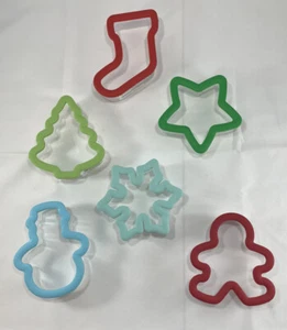 Wilton Comfort Grip Cookie Cutter - U-Pick Shape - Picture 1 of 7