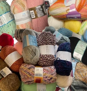 1kg Massive Clearance Knitting & Crochet Yarn Bundles - Lucky Dip - Picture 1 of 4