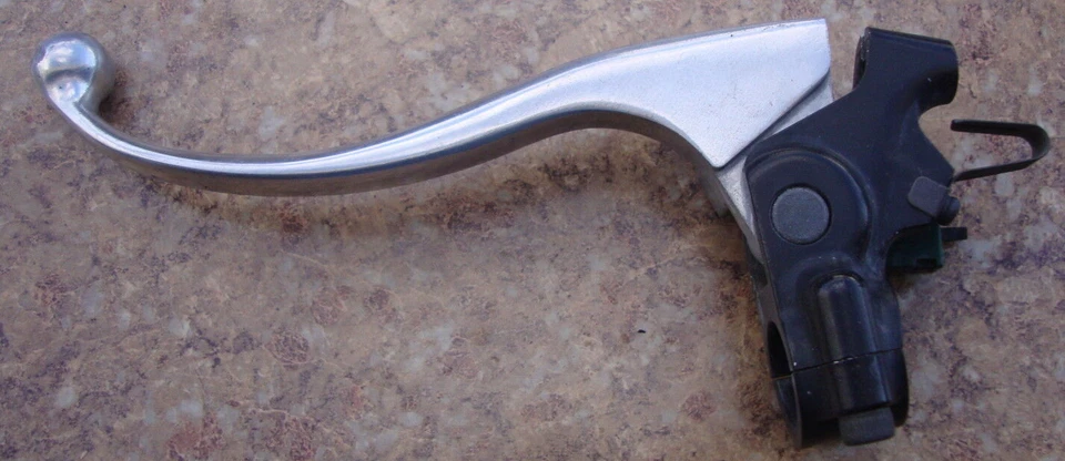 2002 Kawasaki Ninja ZX900 ZX 900 F Z9F ZX9 alavanca de embreagem esquerda montagem em poleiro L7 - Imagem 1 de 1