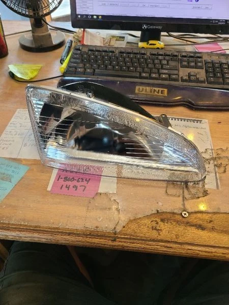 Passenger Right Headlight Fits 93-94 INTREPID 1074315 - Image 1 of 1