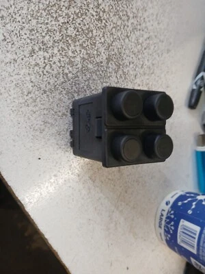 Interruptor elevador doble ventana Alfa Romeo Spider 1988 Foto 1 de 4