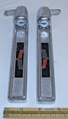 Chevrolet Corvette 1968-82 OEM techo en T cerraduras lado izquierdo y derecho Foto 1 de 4