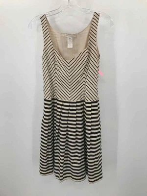 Vestido Corey Lynn Calter Marfil Talla 2 Rayas Cambio Hasta la Rodilla Sin Mangas Foto 1 de 3