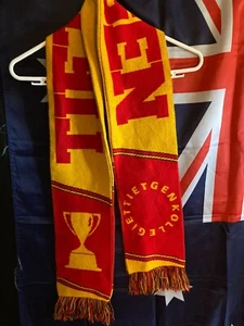 FOOTBALL: RARE CLUB DE FUTBOL TIETGEN KOLLEIGIE RED YELLOW SCARF TASSLES SOCCER - Imagen 1 de 3