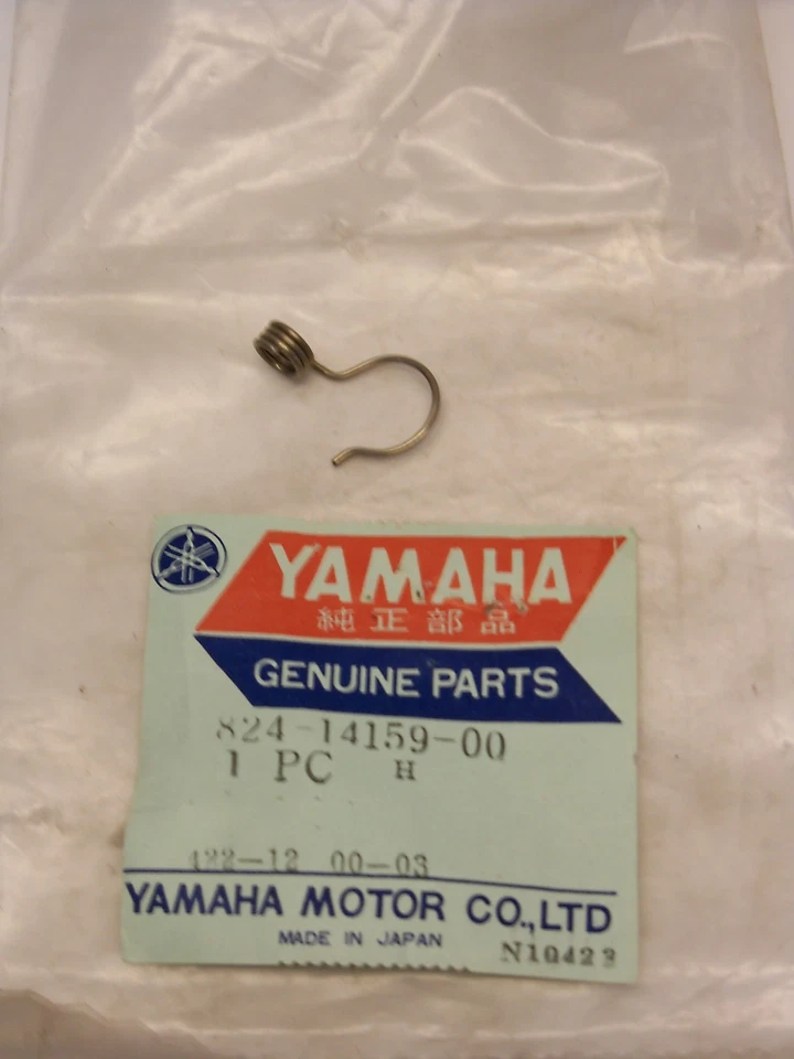 NOS YAMAHA 824-14159-00-00 CARBURETOR CLIP SL338 EW433 GP292 GP643 GS300 SM292 - Image 1 of 1
