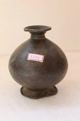 Antigua olla antigua hecha a mano de cobre con forma fina boca pequeña rara Lota NH4251 Foto 1 de 4