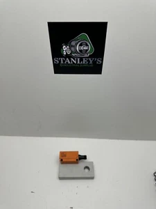 IFM OU5034 Photoelectric Sensor - Picture 1 of 3