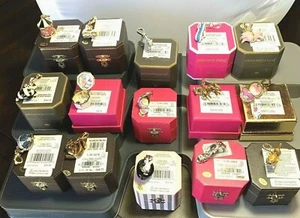 Nuevo con etiquetas Juicy Couture Dije Carrusel Caja de Música Casco Caballo Mágico Conejo Sombrero Huevo - Imagen 1 de 52